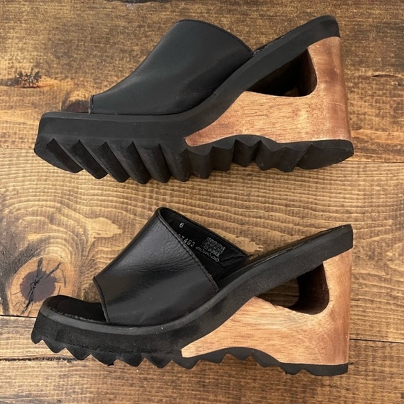 Bongo Vintage Women’s Black Leather Cut Out Wooden Heeled Wedge Shoe Size 6 - Picture 4 of 11